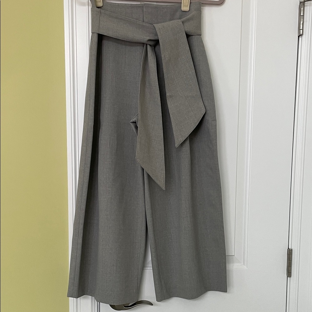 Elegant Gray Wide-Leg Pants